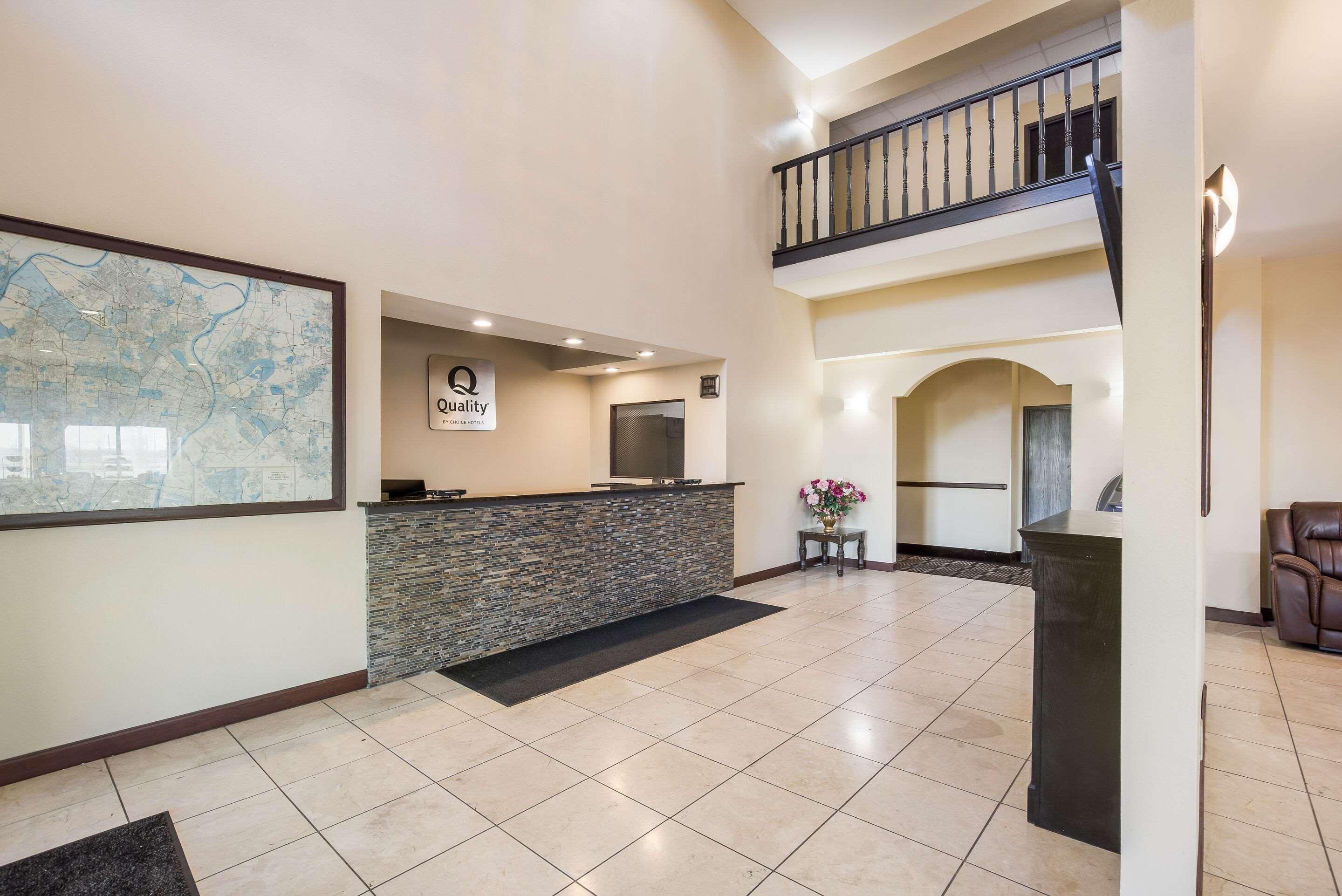 Quality Inn & Suites Caseyville - St Louis Экстерьер фото