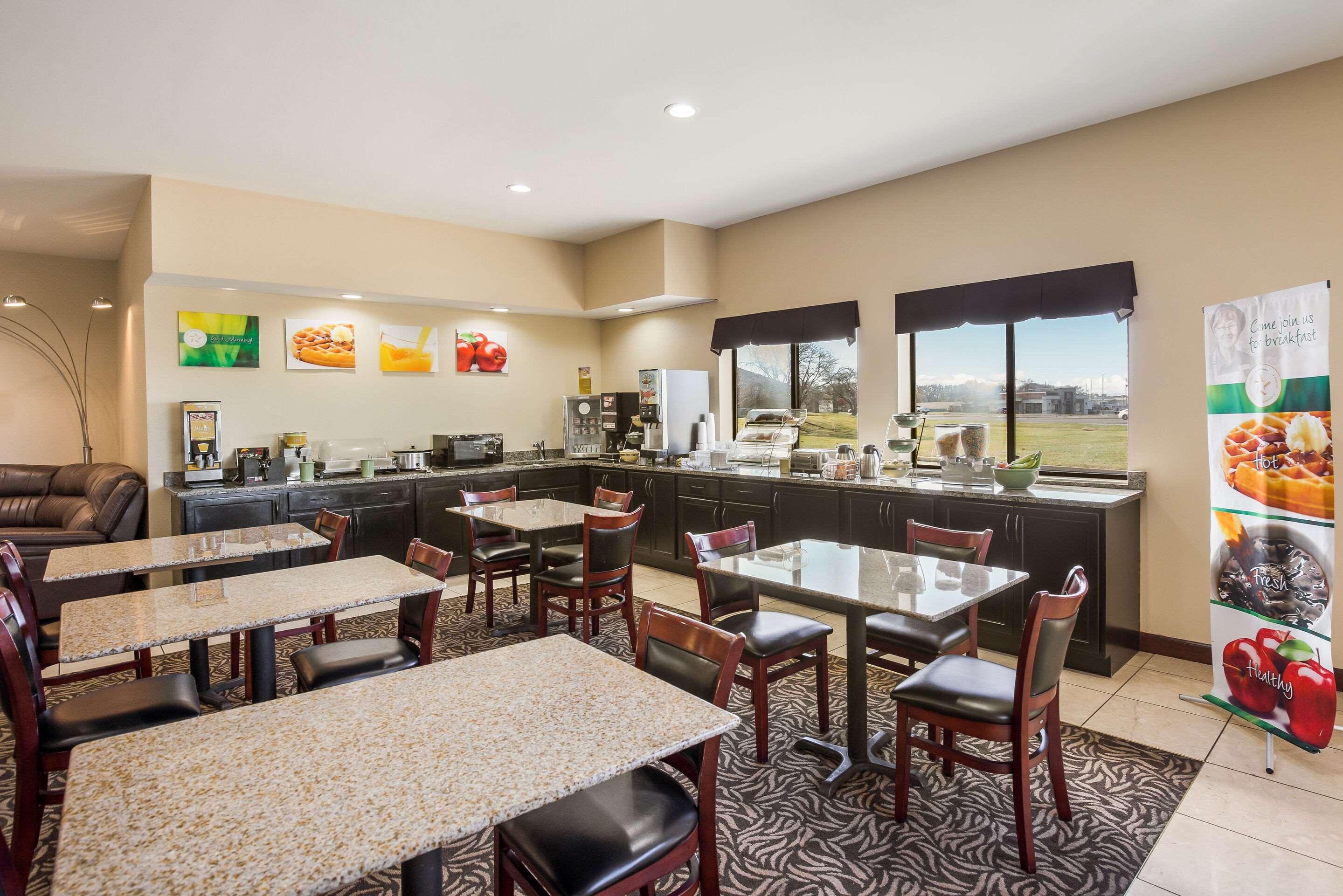 Quality Inn & Suites Caseyville - St Louis Экстерьер фото