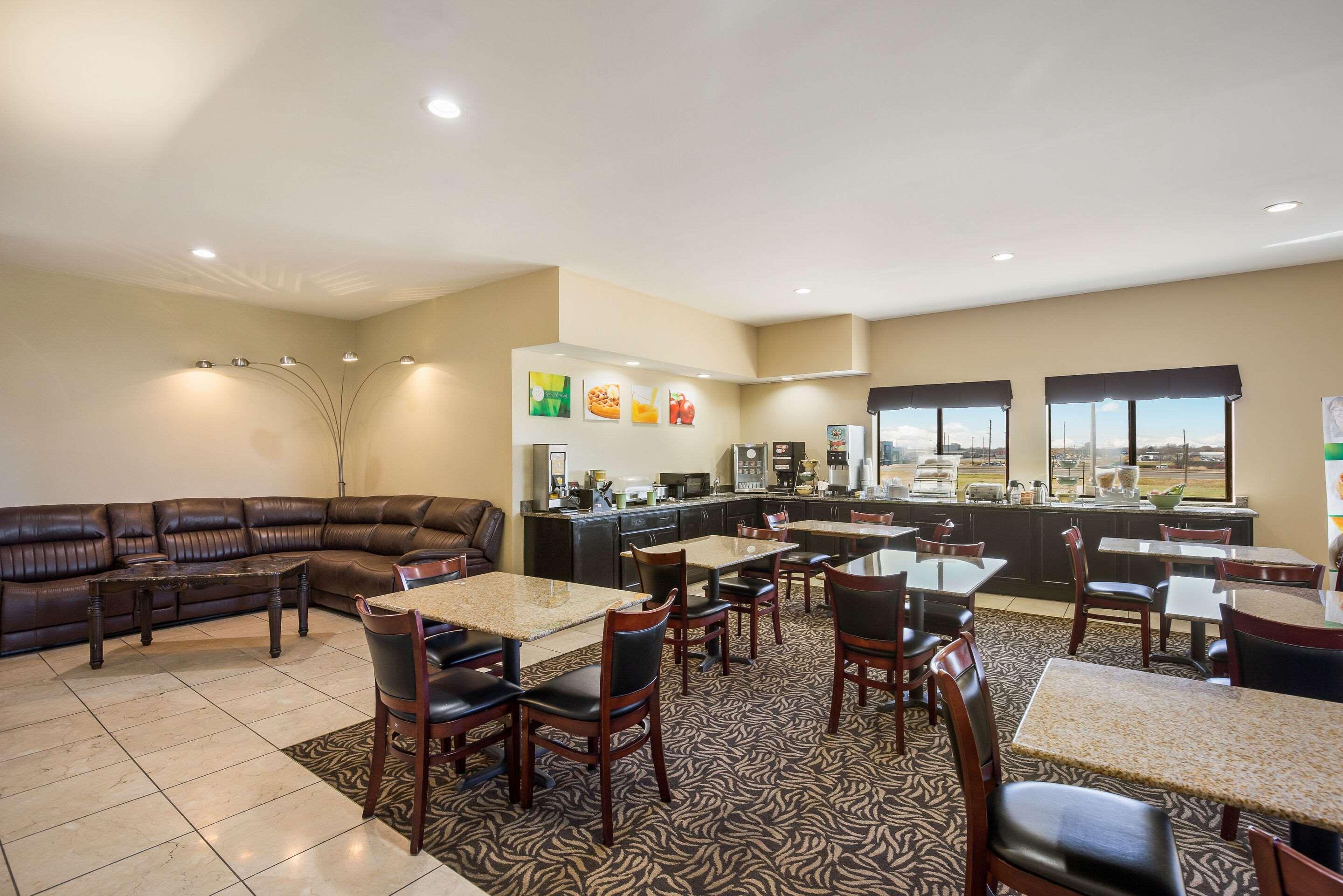 Quality Inn & Suites Caseyville - St Louis Экстерьер фото