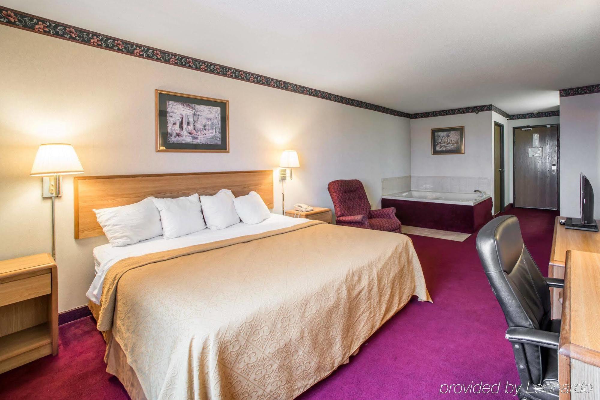 Quality Inn & Suites Caseyville - St Louis Экстерьер фото