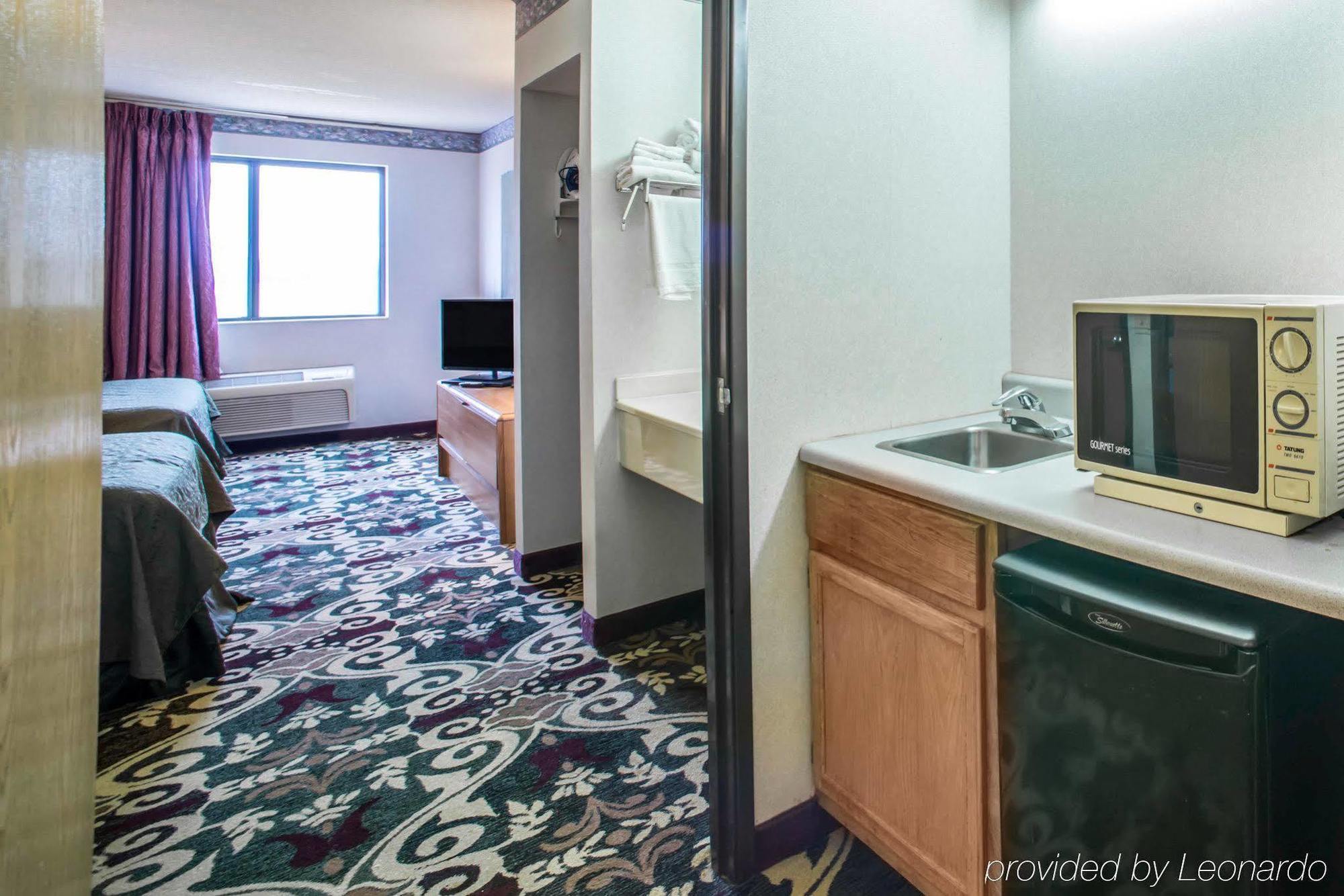 Quality Inn & Suites Caseyville - St Louis Экстерьер фото